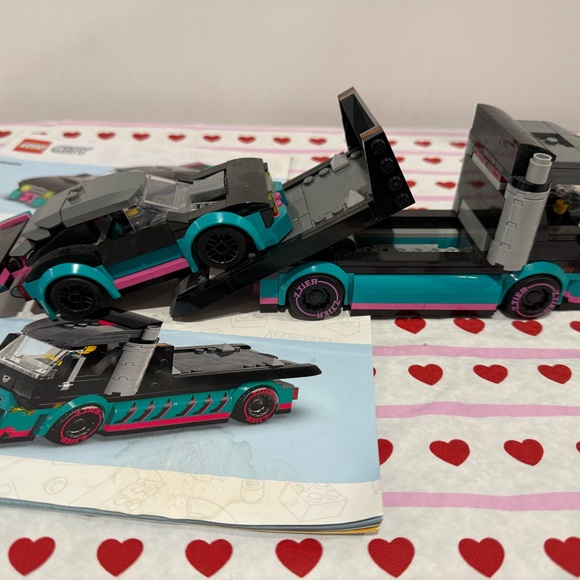 LEGO City 60406 Transporter Truck - Black and Teal - Picture 9 of 9